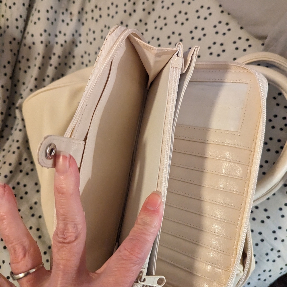 Purse - Picture 2 of 7